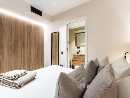 Petit Luxe Mutua テラサ