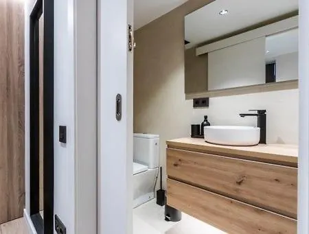 Petit Luxe Mutua アパート *