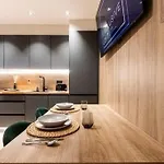 Petit Luxe Mutua